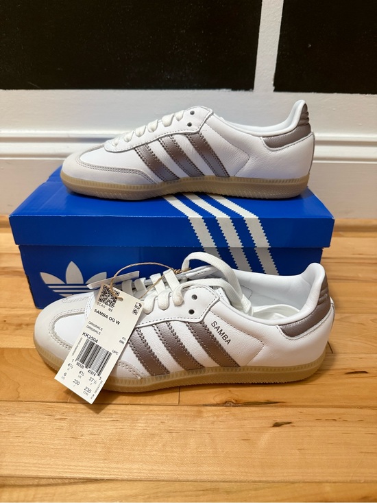 adidas Shoes - New In Box Adidas Samba OG White And Silver Grey Sneakers Women’s 6